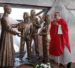 Riaperta la chiesa bruciata a Pasqua: "La vita rinasce"