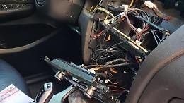 Auto depredate dei navigatori e computer di bordo, è allarme