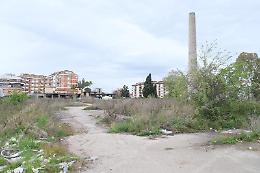 Rissa tra stranieri nell'ex Svar.  Spunta anche un coltello