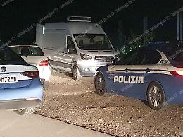 Colpo sventato, ladri di bobine messi in fuga dalla polizia