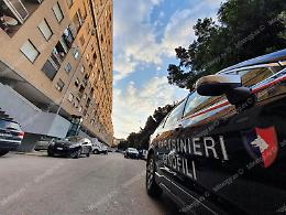 Discussione condominiale per gli schiamazzi notturni. Dodici gomme squarciate