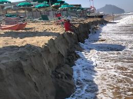 Spiagge "divorate", il dislivello sull'arenile arriva a due metri