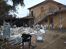 Latina, il prof ad uno studente: all'appuntamento presentati da solo