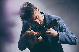 Nella loggia dei Mercanti, Giovanni Albini e il suo ukulele
