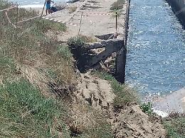 Cede la spalla del canale alla Bufalara, il crollo "annunciato"