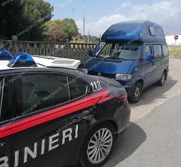 Rubano il camper  alle turiste, ritrovato  dai carabinieri