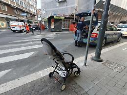 Fuori pericolo il bimbo caduto dal passeggino