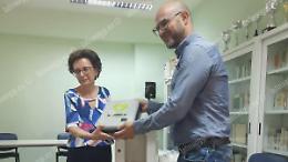 La farmacia Tua dona al liceo Ramadù un defibrillatore
