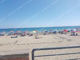 Occupazioni abusive della spiaggia libera, interviene la Guardia Costiera