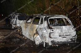 Auto a fuoco, trovato l'innesco