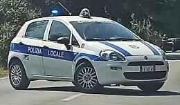 Sorpreso ad appiccare un incendio, 78enne denunciato