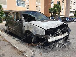 Misterioso incendio d'auto nella notte di Ferragosto
