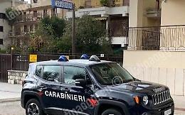 Bimbo si allontana da casa, ritrovato su un albero