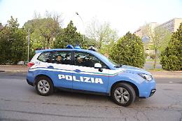 Trovano i ladri in casa scatta l'inseguimento