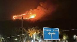 Montagne divorate dagli incendi