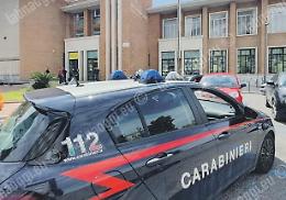 Donna derubata dopo aver prelevato alle Poste