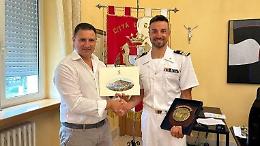 Nave Levanzo approda a Gaeta, il sindaco Leccese incontra il comandante Pisani