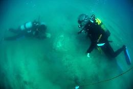 Tesori sommersi, a Foceverde recuperato  un dolium romano