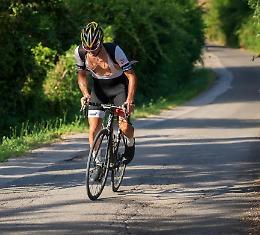 Davide Perna  scala l'Everest in bici... a  Sezze