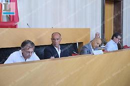 Ato 4, nuovo stop per lo statuto: è sfida tra i partiti