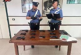 I carabinieri trovano 14 pistole con matricola abrasa nella vettura di un 29enne di Fondi