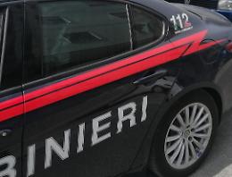 Rubano il furgone del corriere, inseguiti e presi