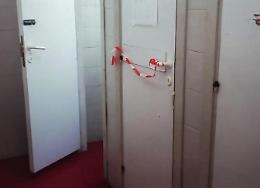 La scuola nel degrado e i genitori insorgono: «Lezioni in un cantiere»