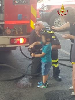 Cittadini in visita per conoscere i Vigili del Fuoco