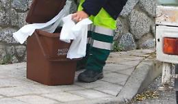Operatore ecologico preso a schiaffi durante il lavoro