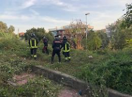 Tenta di liberarsi della droga alla vista dei carabinieri, arrestata