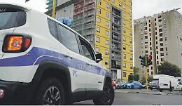 Muore in strada, lo trova la moglie