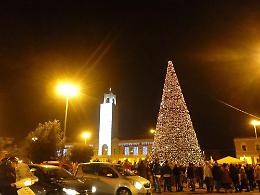Latina si prepara al Natale, tra luminarie, spettacoli: ecco il programma