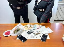 Trovato con oltre due etti di droga tra hashish, cocaina e marijuana: arrestato