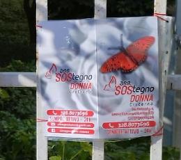 Raid vandalico, tagliata la targa dell'associazione Sostegno Donna