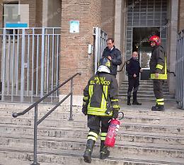 Minaccia di darsi fuoco in Tribunale: "Sono disperato, non ho giustizia"
