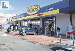 Centro commerciale in Q3, stop al primo store aperto