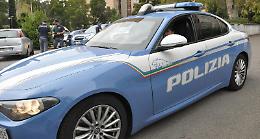 Coppia fermata con una scusa e derubata
