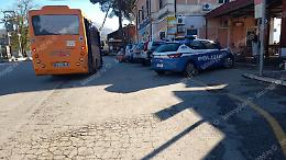 Tragico incidente alla stazione, uomo muore mentre attraversa i binari