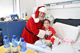 Sorrisi e Generosità: Babbo Natale e l'Aisa all'Ospedale Goretti di Latina