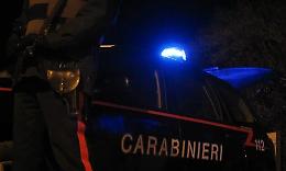 Gli trovano uno spinello in auto, e l'hashish con il bilancino a casa