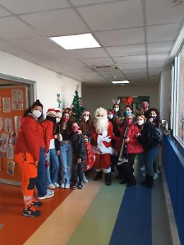 Babbo Natale in corsia al Goretti  per i piccoli pazienti di pediatria