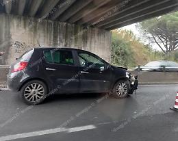 Incidente sulla Pontina, scontro tra auto e camion