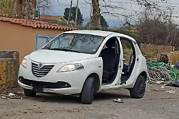 Auto depredate  e furti nel parcheggio della stazione di Campo di Carne