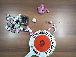Una scorta di cocaina nascosta nell'armadio, arrestato 30enne