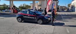 Rapina al distributore, incastrato dal fucile a canne mozze