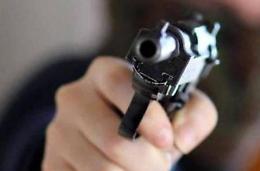 Giovane gambizzato in strada, arresto lampo
