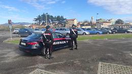 Tenta di portare via una vettura dalla stazione, arrestato