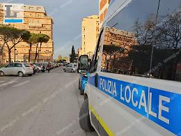 Investe una donna bici e scappa, giovane rintracciato dalla Polizia Locale