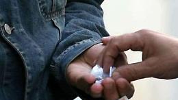 Latina, baby spacciatori per comprare articoli di lusso. L'allarme