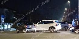 Latina, semaforo lampeggiante in centro: incidente nella notte